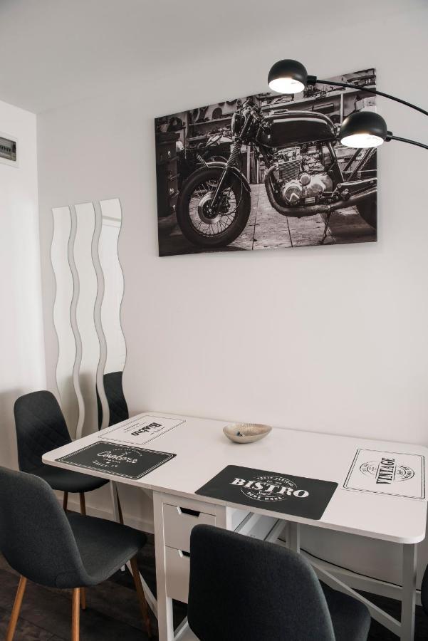 Apartamento Anavrin apartman- csendes lakás a belváros közepén Pécs Exterior foto